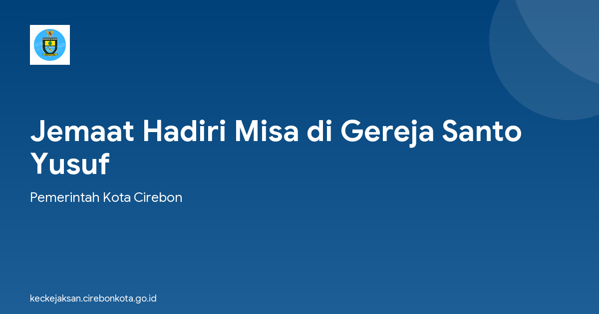 Jemaat Hadiri Misa di Gereja Santo Yusuf