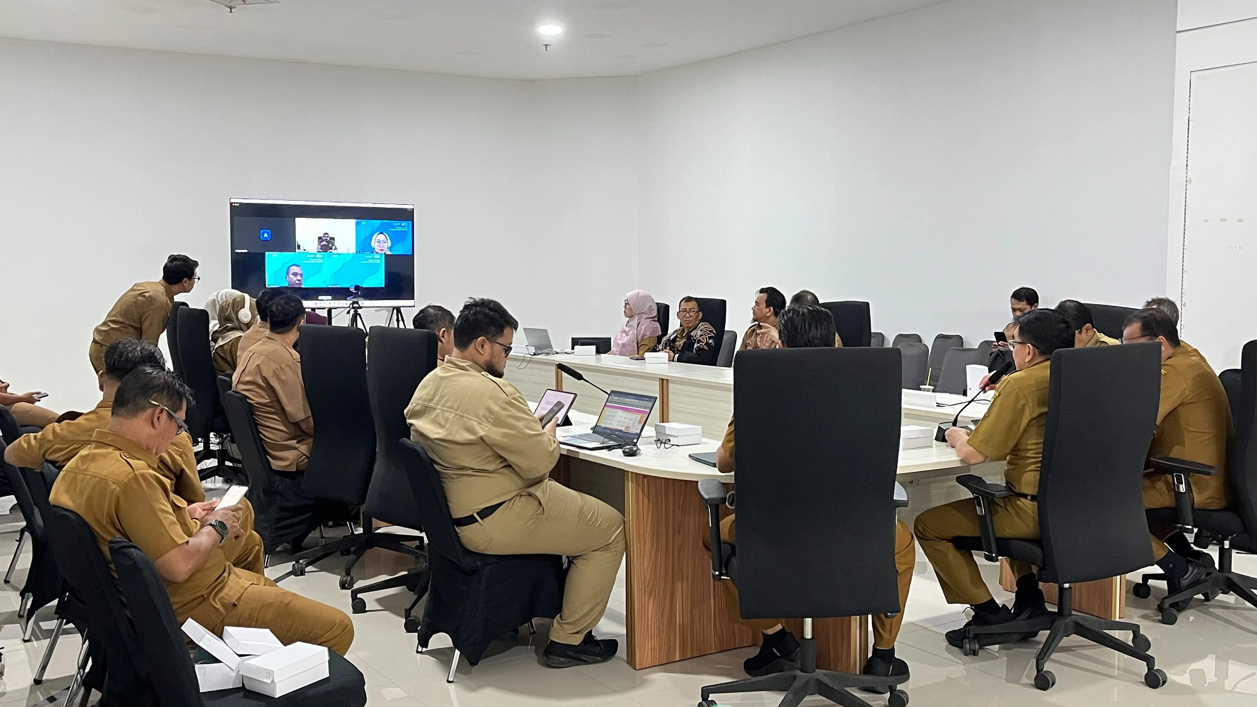 Pemkot Cirebon Perkuat Pemerintah Digital melalui Penilaian Interviu Evaluasi Kinerja Pemdi 2026
